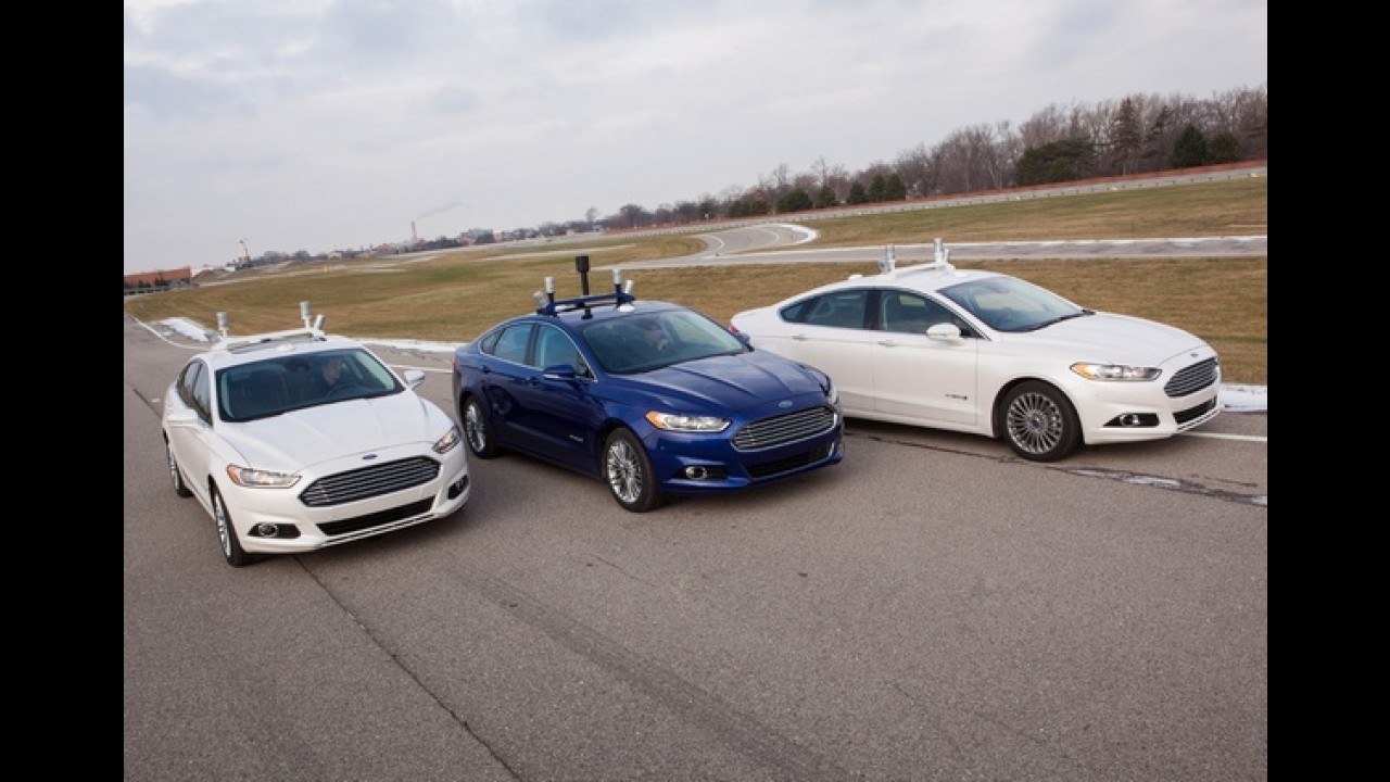 Vídeo: Ford mostra Fusion que anda sem o motorista