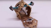 DIY Garage'ın Minyatür V2 Motor Montaj Videosundan Görüntüler