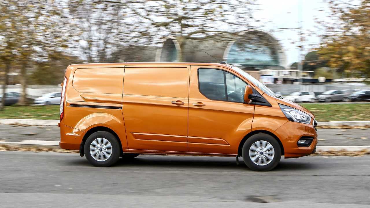Ford Transit Custom PHEV, test drive a Roma