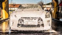 Nissan GT-R versus BMW M5 Competition drag race