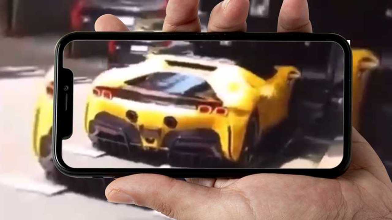 La brutta avventura della Ferrari SF90 Stradale caduta dal camion