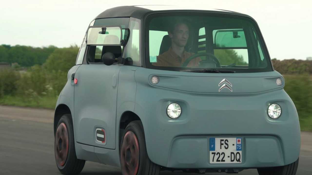 Carrera de coches eléctricos sin necesidad de permiso de conducir
