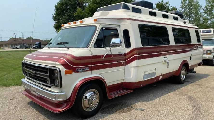 Camper, venduto un "sottomarino" Chevrolet G30