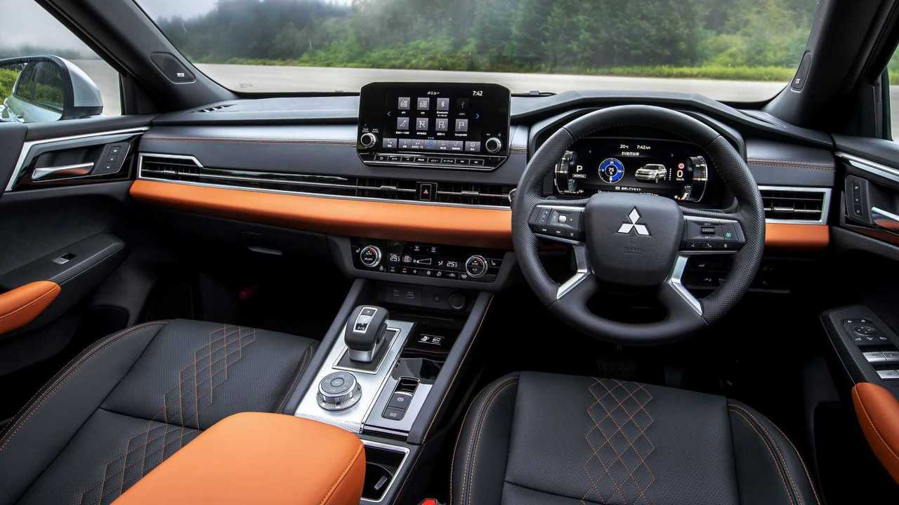 Novo Mitsubishi Outlander PHEV - painel