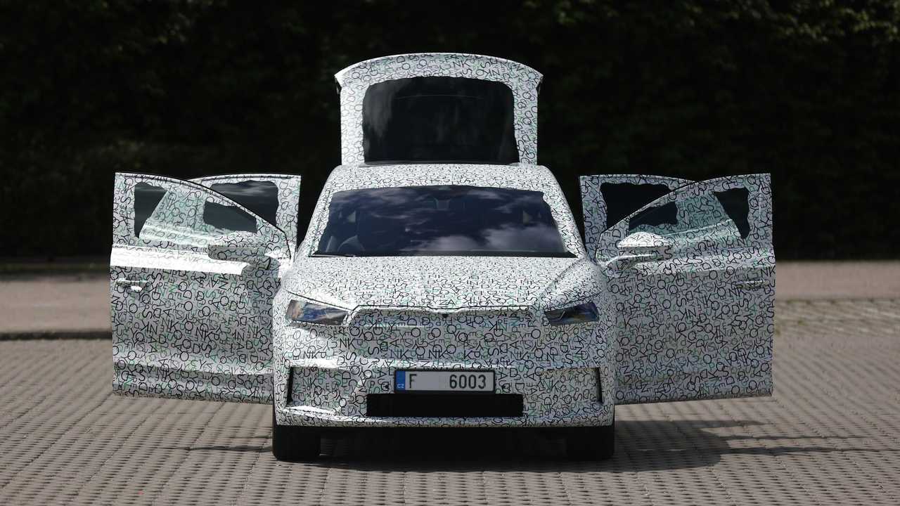 Прототип Skoda Enyaq Coupe iV, вид спереди