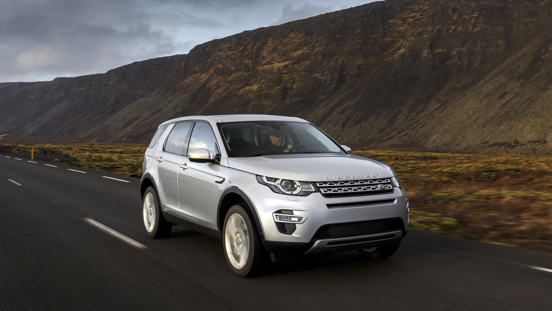 Ленд ровер дискавери 2015. Дискавери 2015. Дискавери 2015. Range rover discovery sport 2015. Лэндровер дискавери 2015.