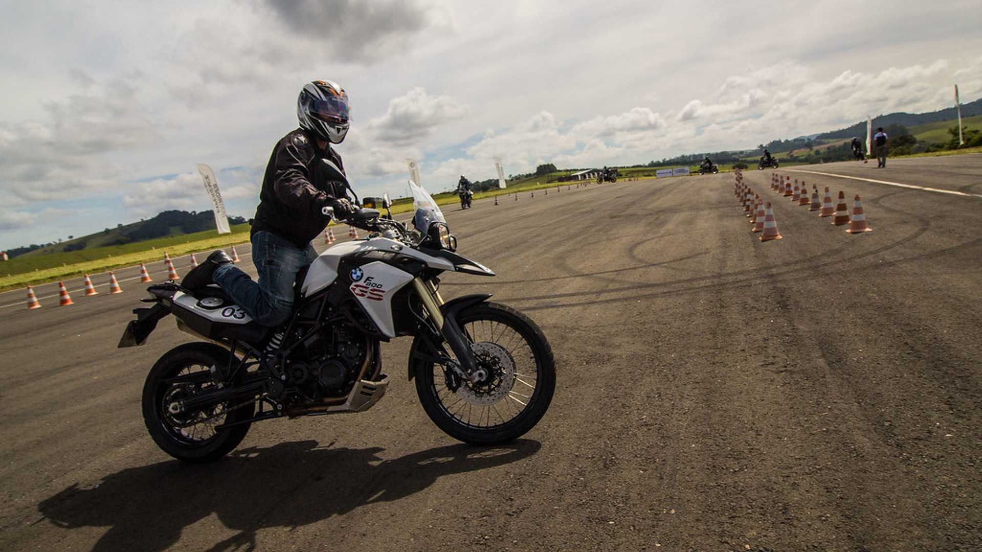 bmw-rider-training-motor1-fotos