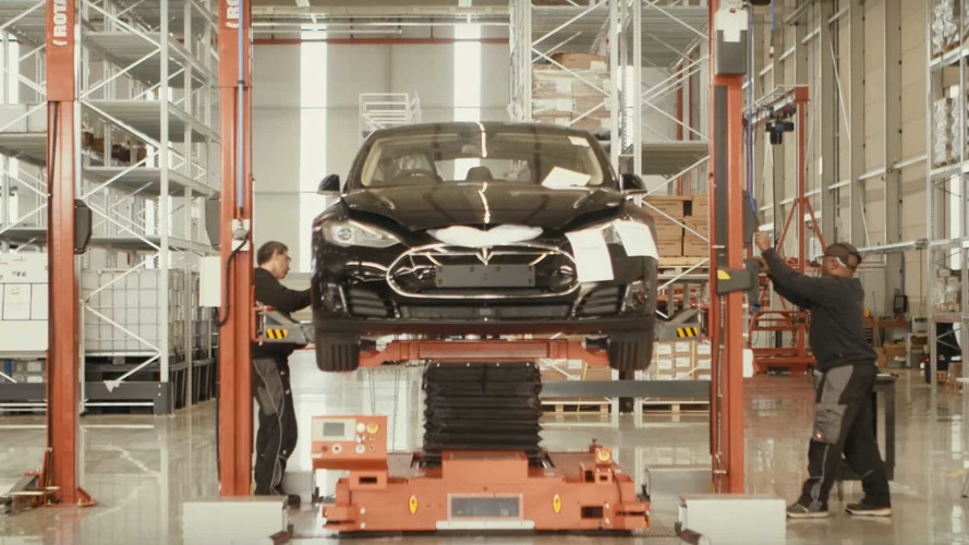 Tesla Turns To Mexico To Recruit Engineers