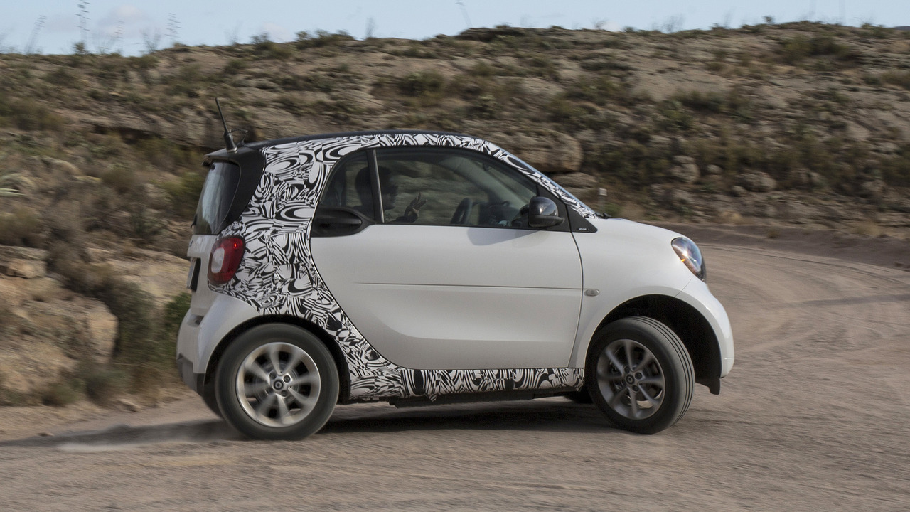 2017 Smart Fortwo Electric Drive Prototype First Ride Motor1 2017 Smart Fortwo Electric Drive Prototype First Ride