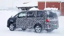 2018 Mitsubishi Delica spy photo
