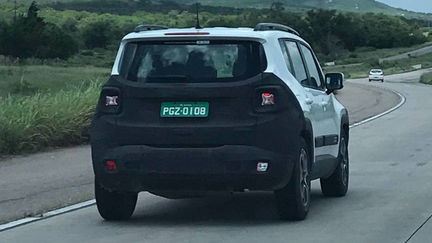 Flagra - Jeep Renegade reestilizado (2019) já roda no Brasil