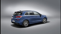 Hyundai i30 Vs Volkswagen Golf 001