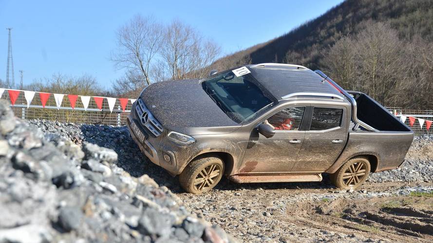 Mercedes-Benz X 250d 4MATIC arazi sürüşü