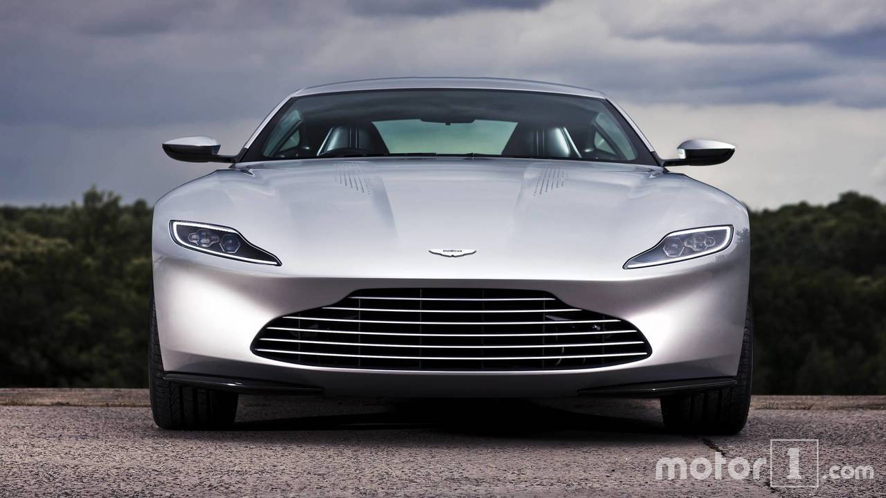 Aston Martin Vantage vs DB10