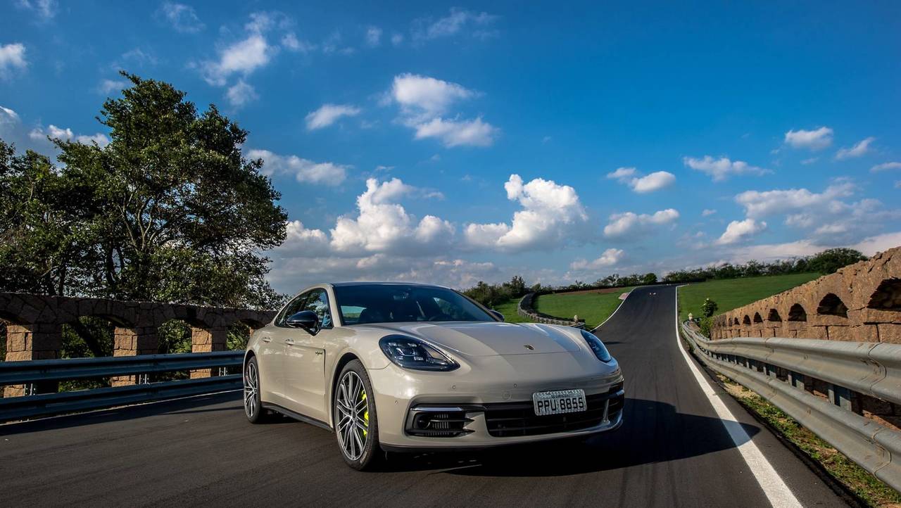 Porsche Panamera 4 e-Hybrid