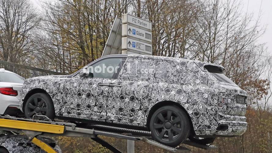 Rolls-Royce Cullinan trailer spy photos