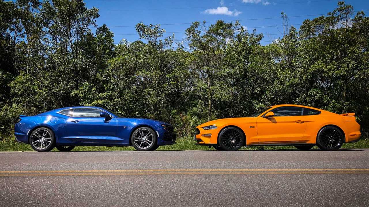 Comparativo: Camaro 2019 x Mustang