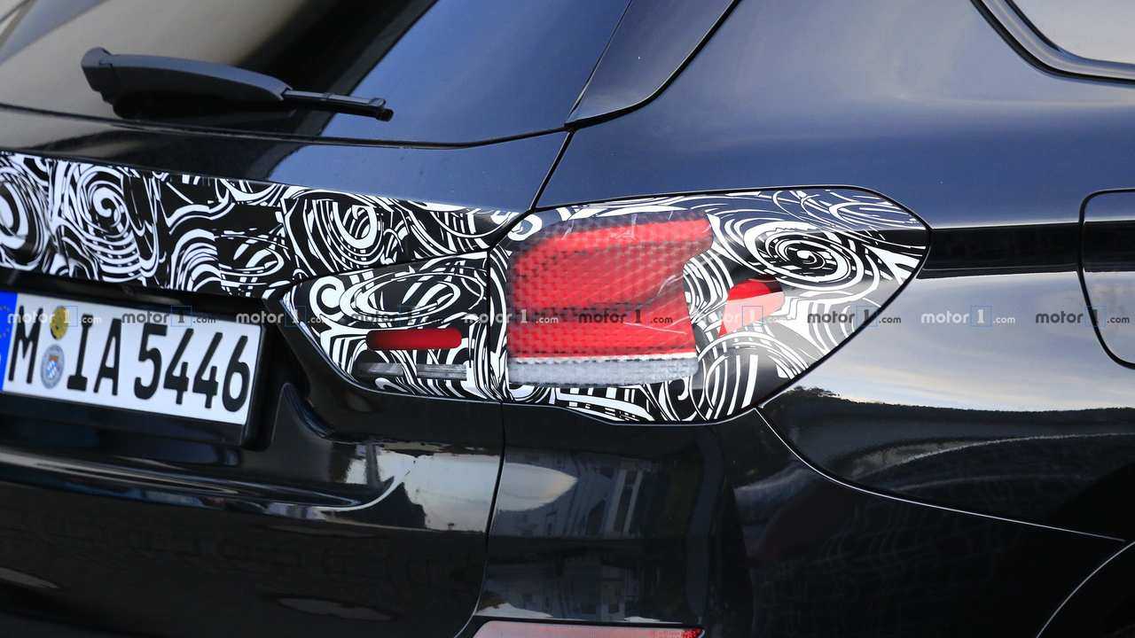 2019 BMW X1 spy photo