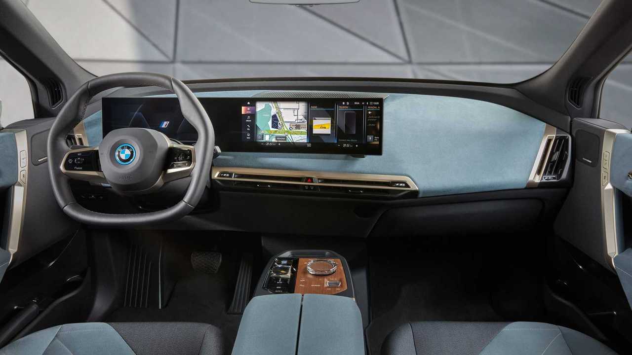 BMW iX XDrive40 (2021)