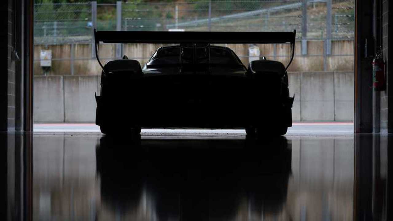 Teaser Pagani Huayra R