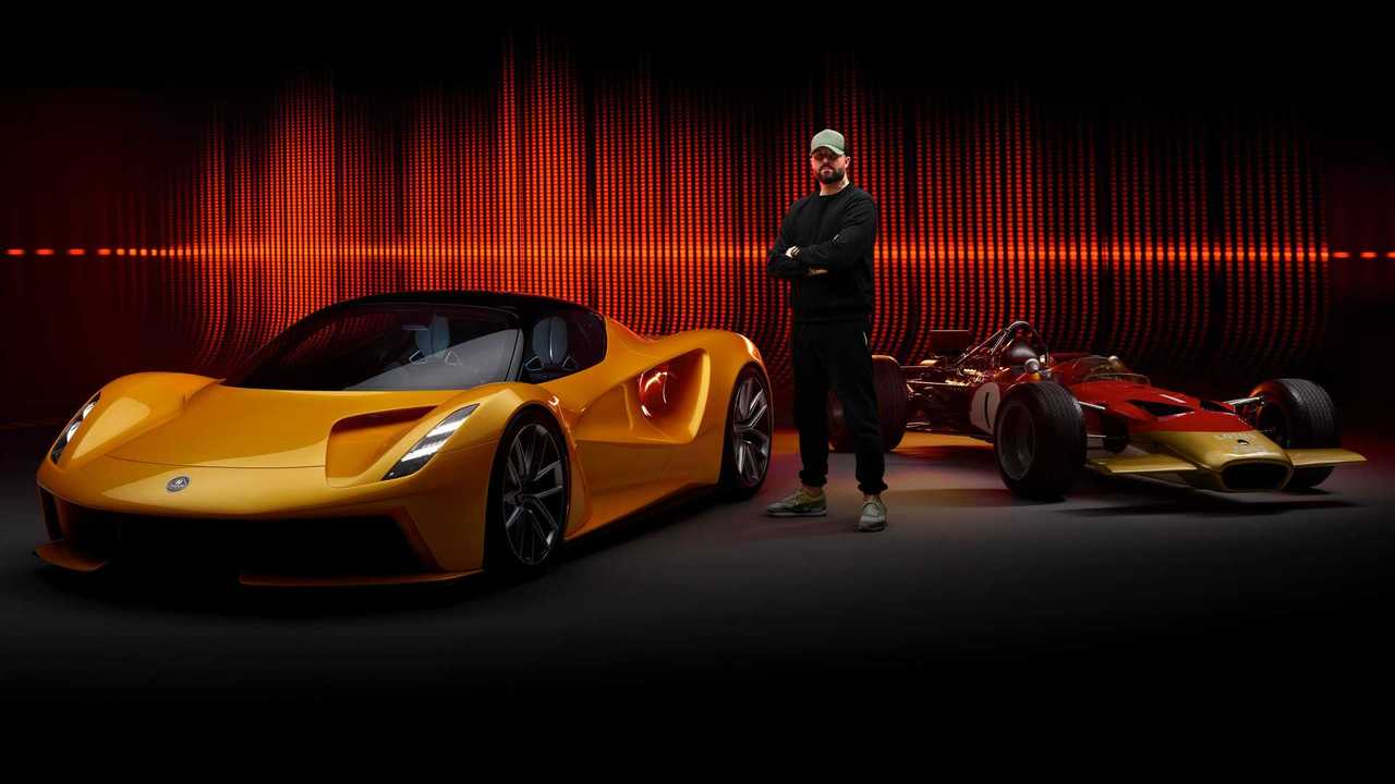 Lotus Evija con Lotus Type 49 y Patrick Patrikios