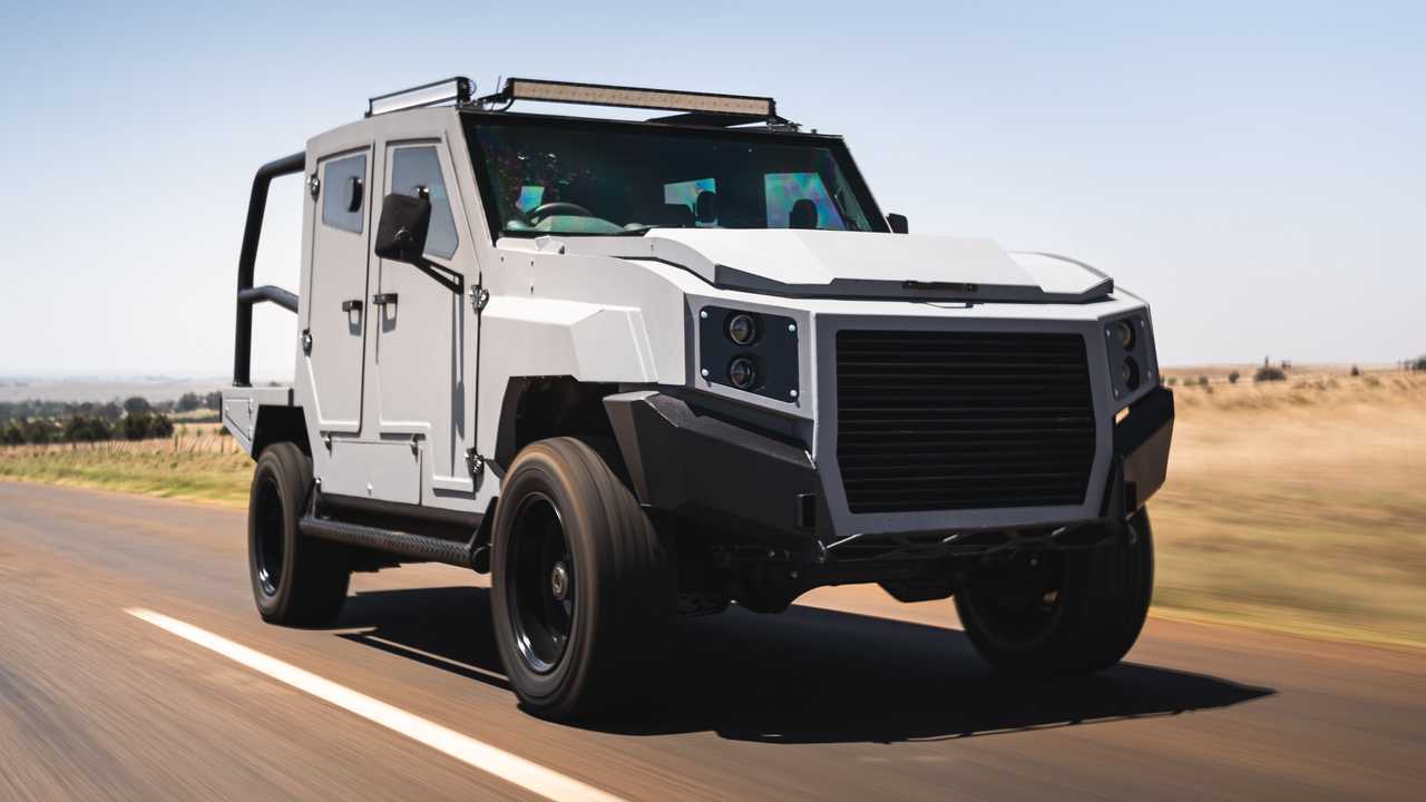 SVI Max 3 – броневик на шасси Toyota Land Cruiser 70