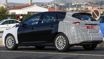 2014 Ford Focus facelift spy photo