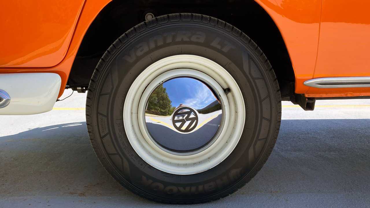 1967 Volkswagen Type 2 Samba wheels