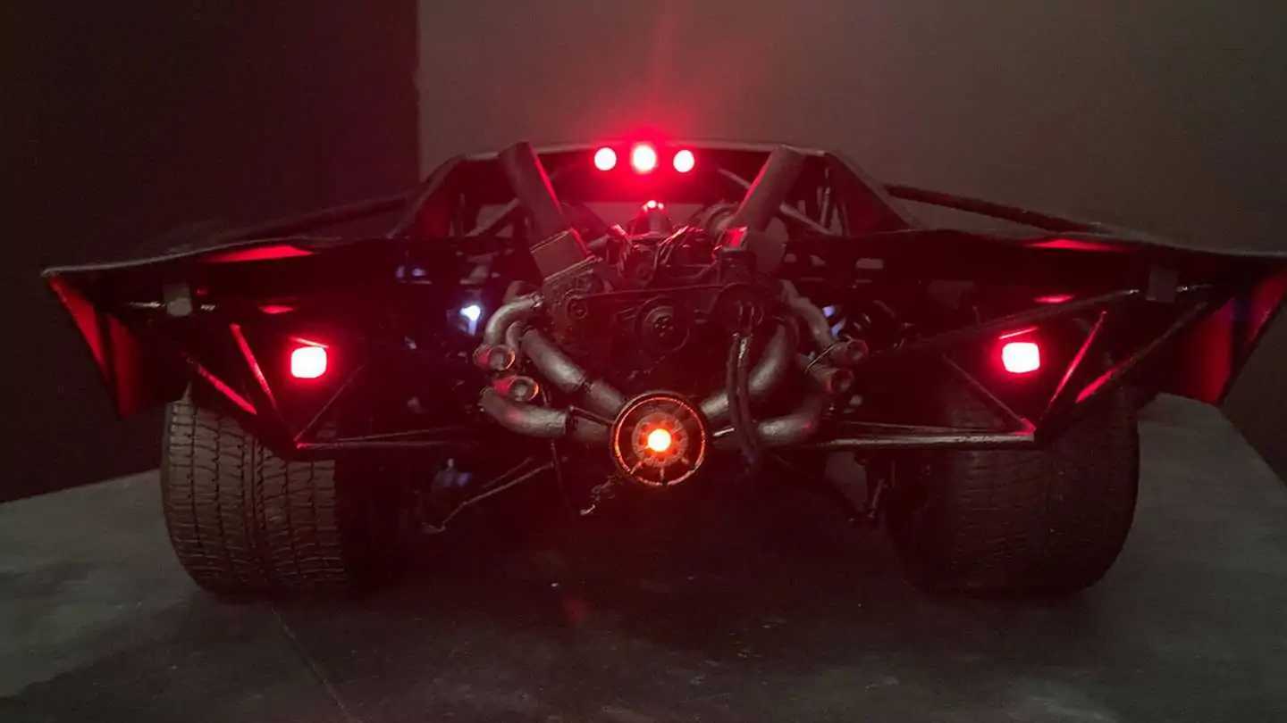 La nuova Batmobile si scopre sul web