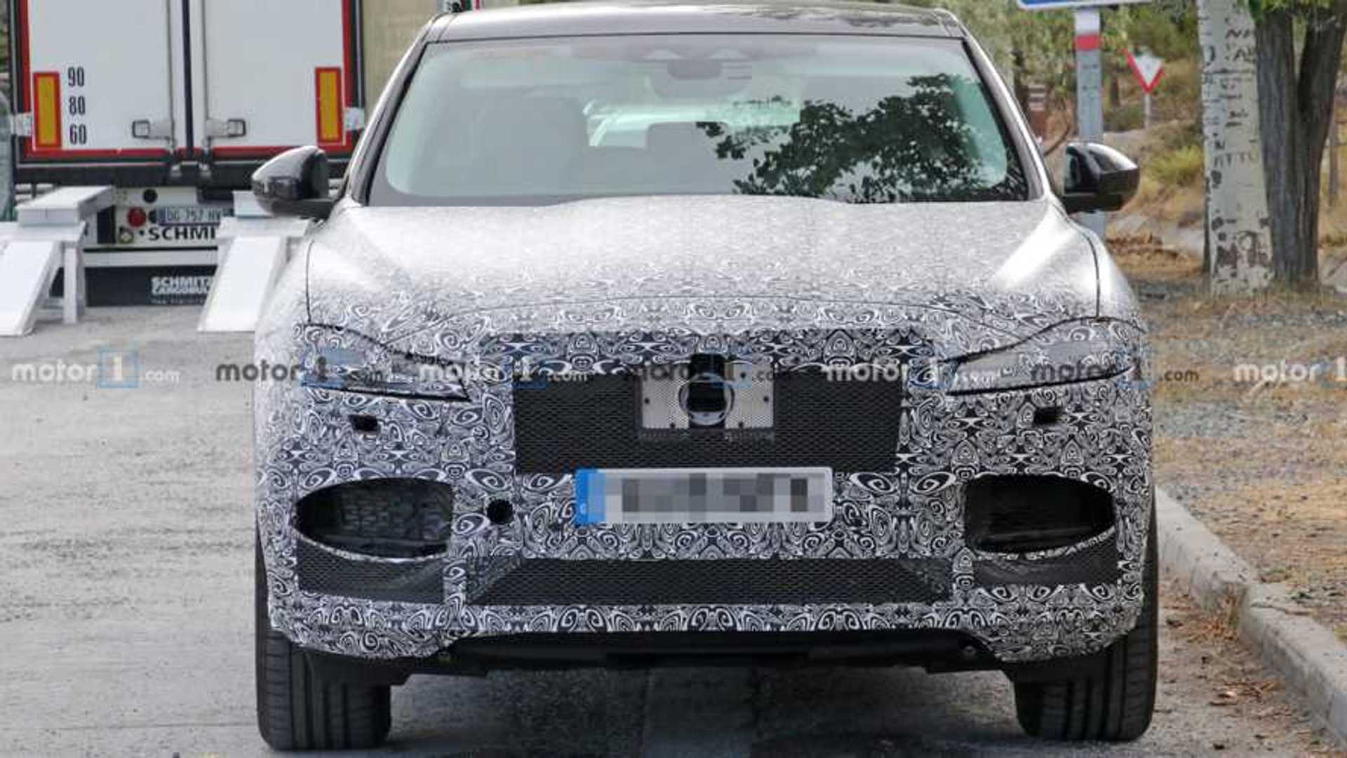 jaguar-f-pace-spy-photos.jpg