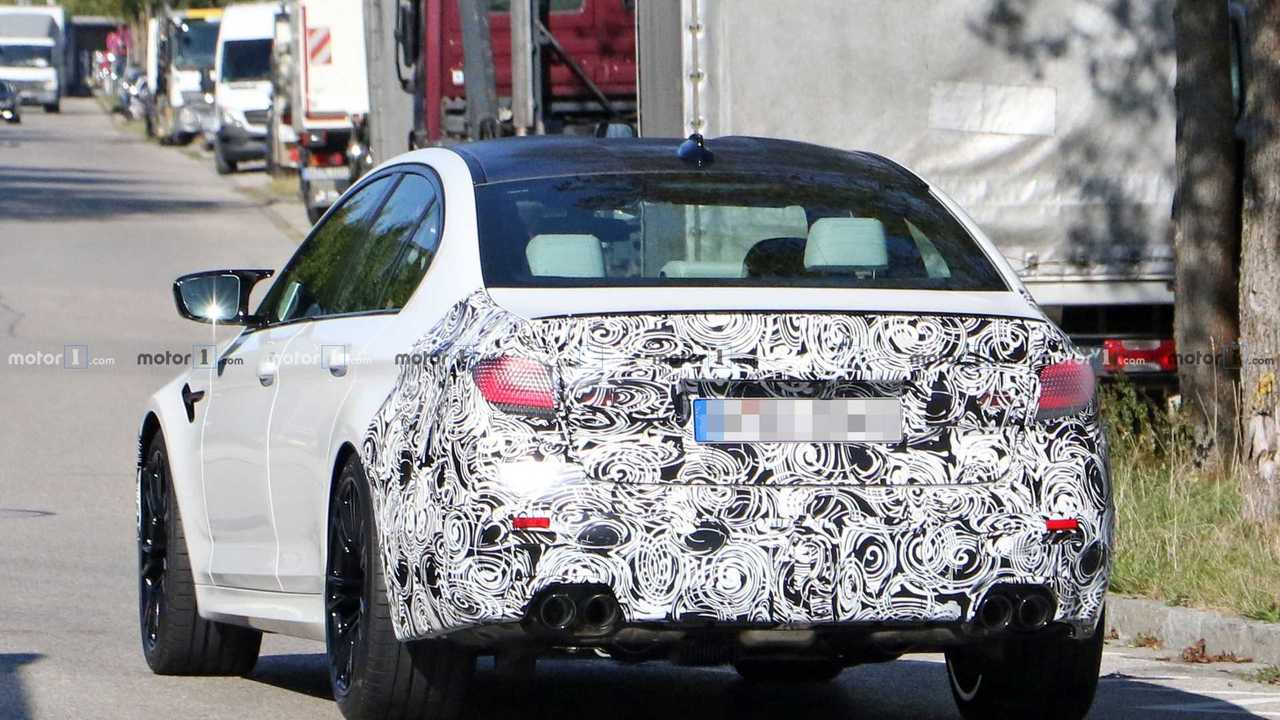 Prima foto spia della BMW M5 restyling