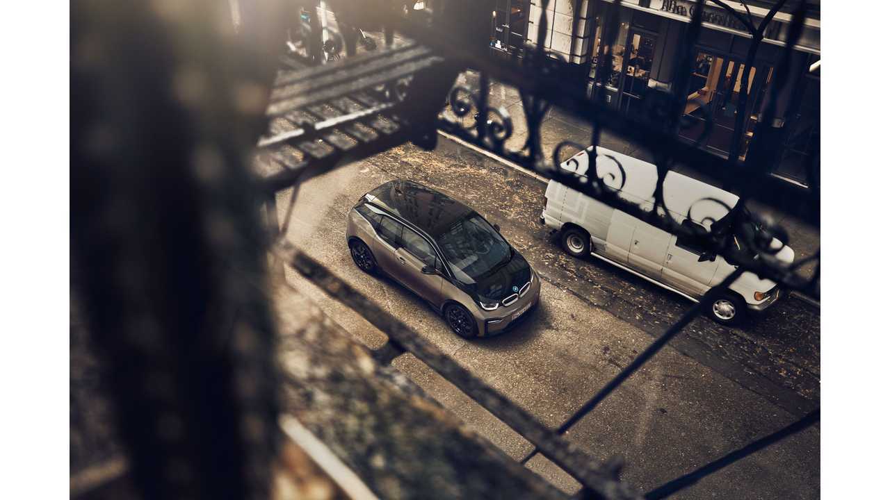 BMW i3 (120 Ah) (wallpaper 2,560x – click to enlarge)