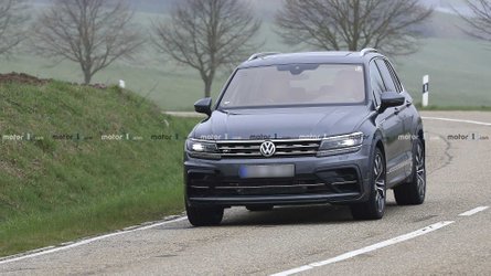 Volkswagen Tiguan R 2019: lo pillamos intentado parecer un R-Line Volkswagen Tiguan R 2019, nuevas fotos espía