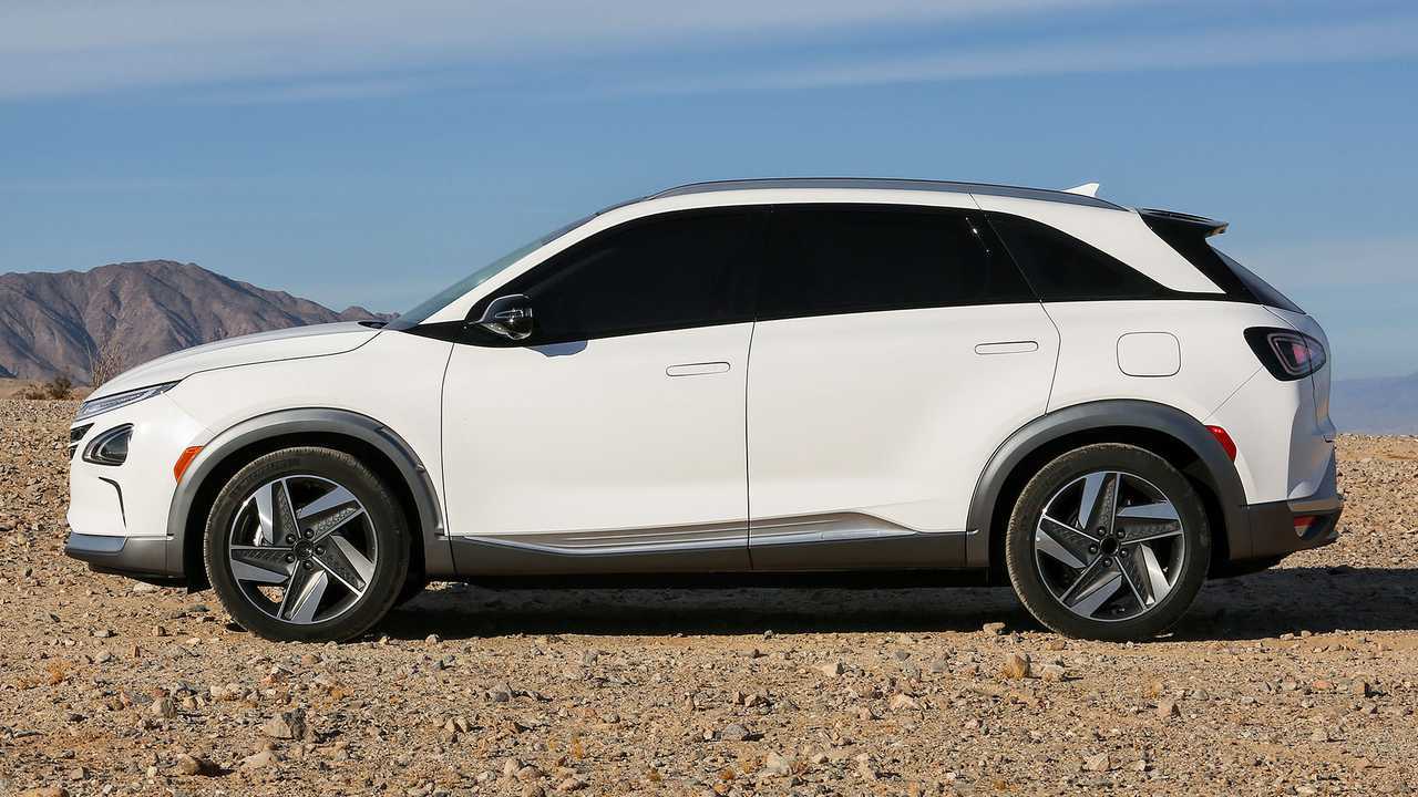 2019 Hyundai Nexo fuel-cell electric crossover
