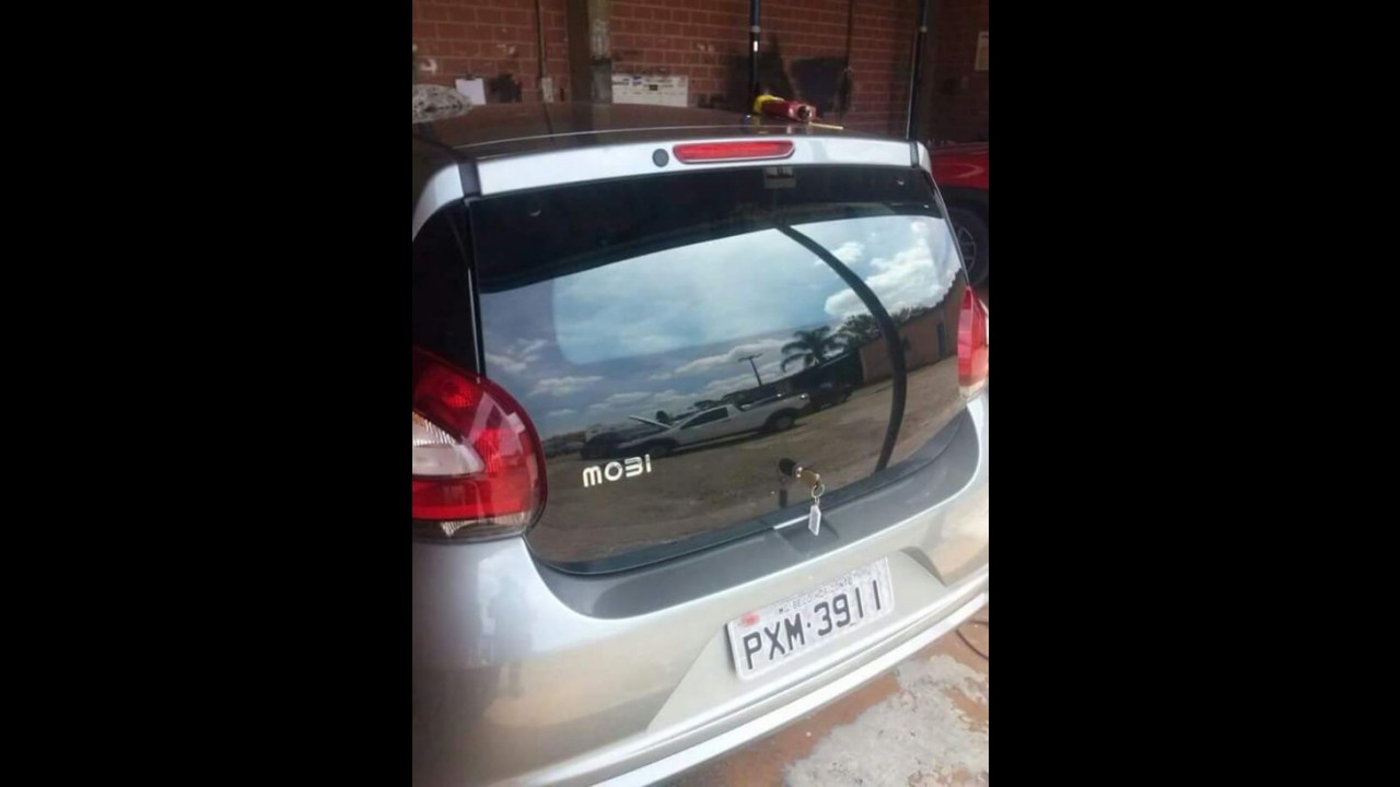 Mais um flagra do Fiat Mobi: versão básica não tem limpador traseiro