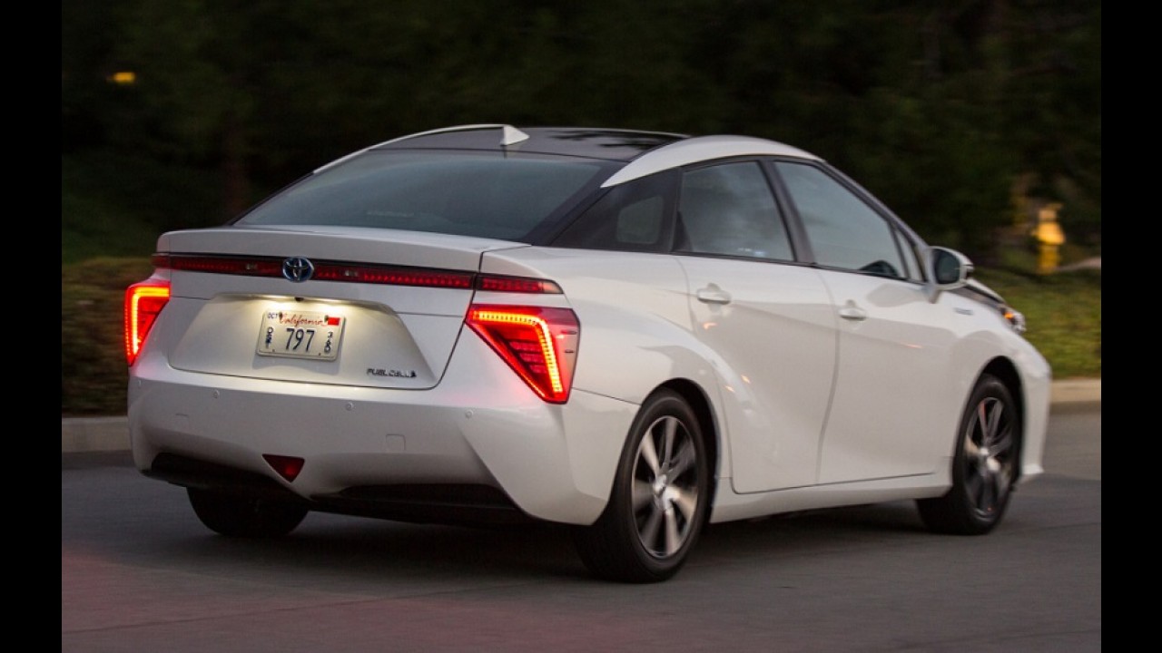 Movido a hidrogênio, Toyota Mirai percorre mais de 500 km sem poluir