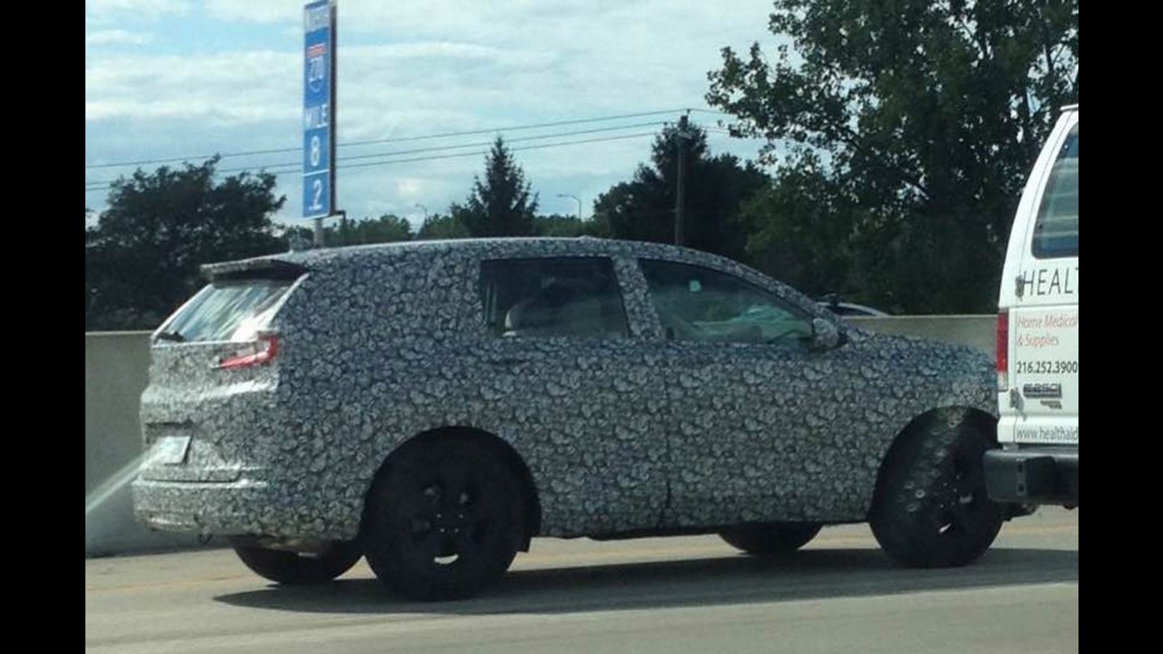 Honda CR-V 2018 terá versão esportiva com motor 2.0 turbo do Civic Type R