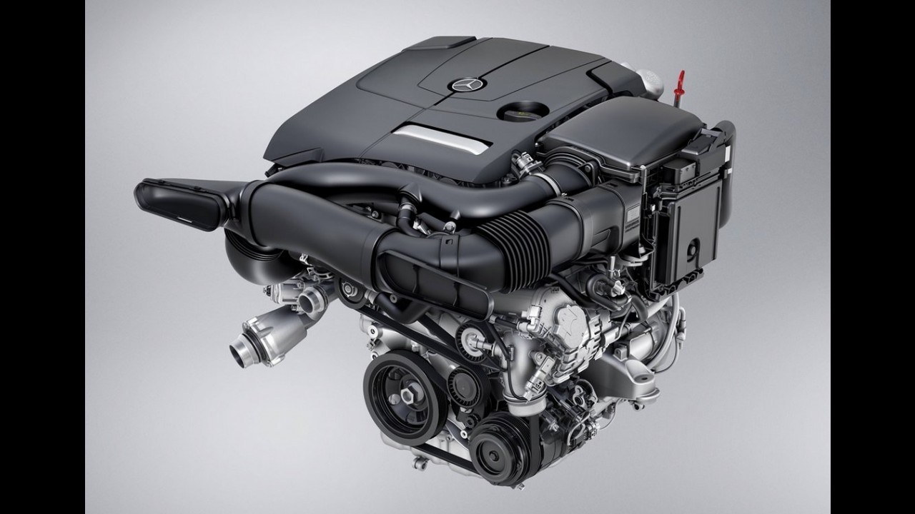 Mercedes SLK 300 de 245 cv e nove marchas chega ao Brasil por R$ 254,9 mil