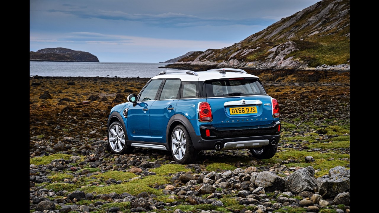 Maior e com versão híbrida, novo Mini Cooper Countryman é revelado - veja fotos