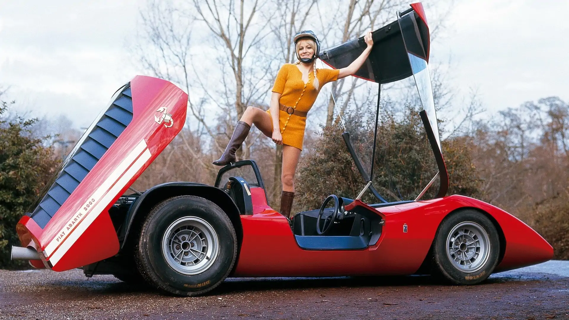 フィアット　アバルト　2000 ピニンファリーナ　ディンキー　ランチア 1969 Fiat Abarth 2000 Scorpio Concept Car Amazing Sound