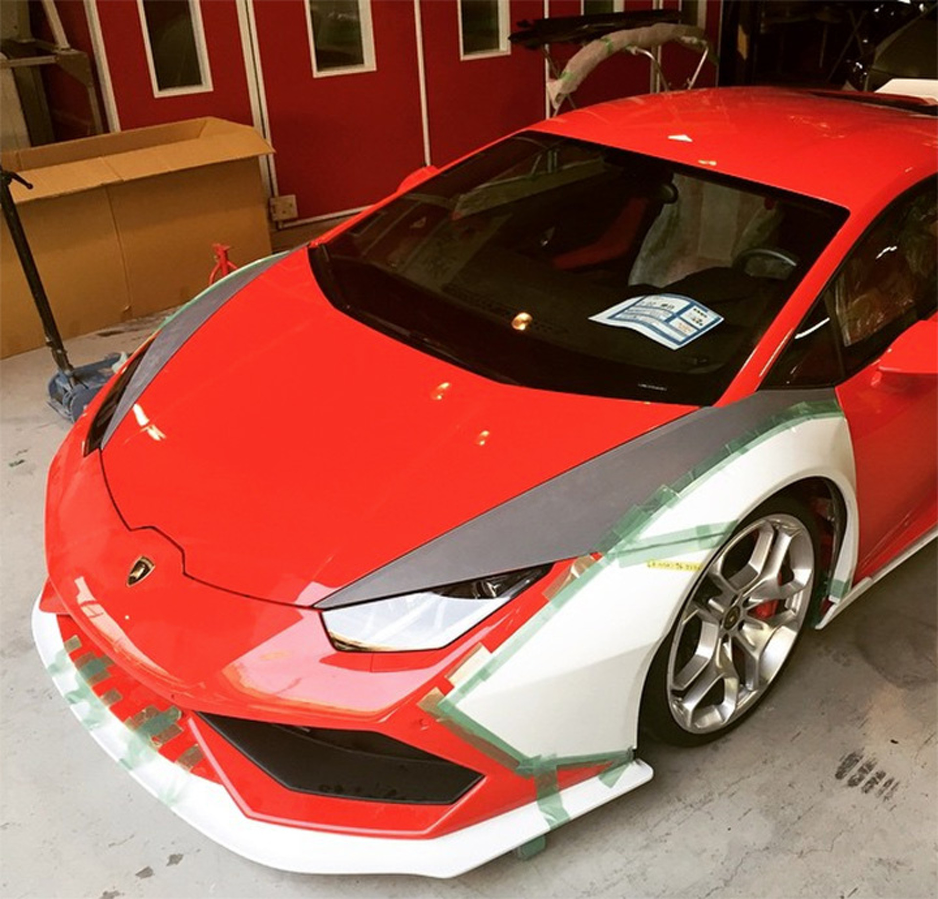 The Liberty Walk Lamborghini Huracan Is Coming Along Nicely
