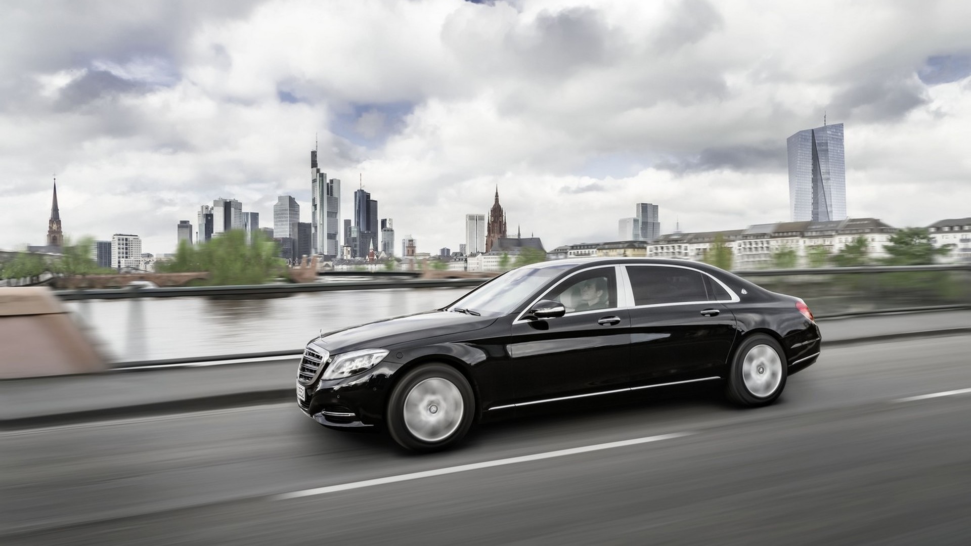 Mercedes Maybach S600 Guard Revealed With Vr10 Protection