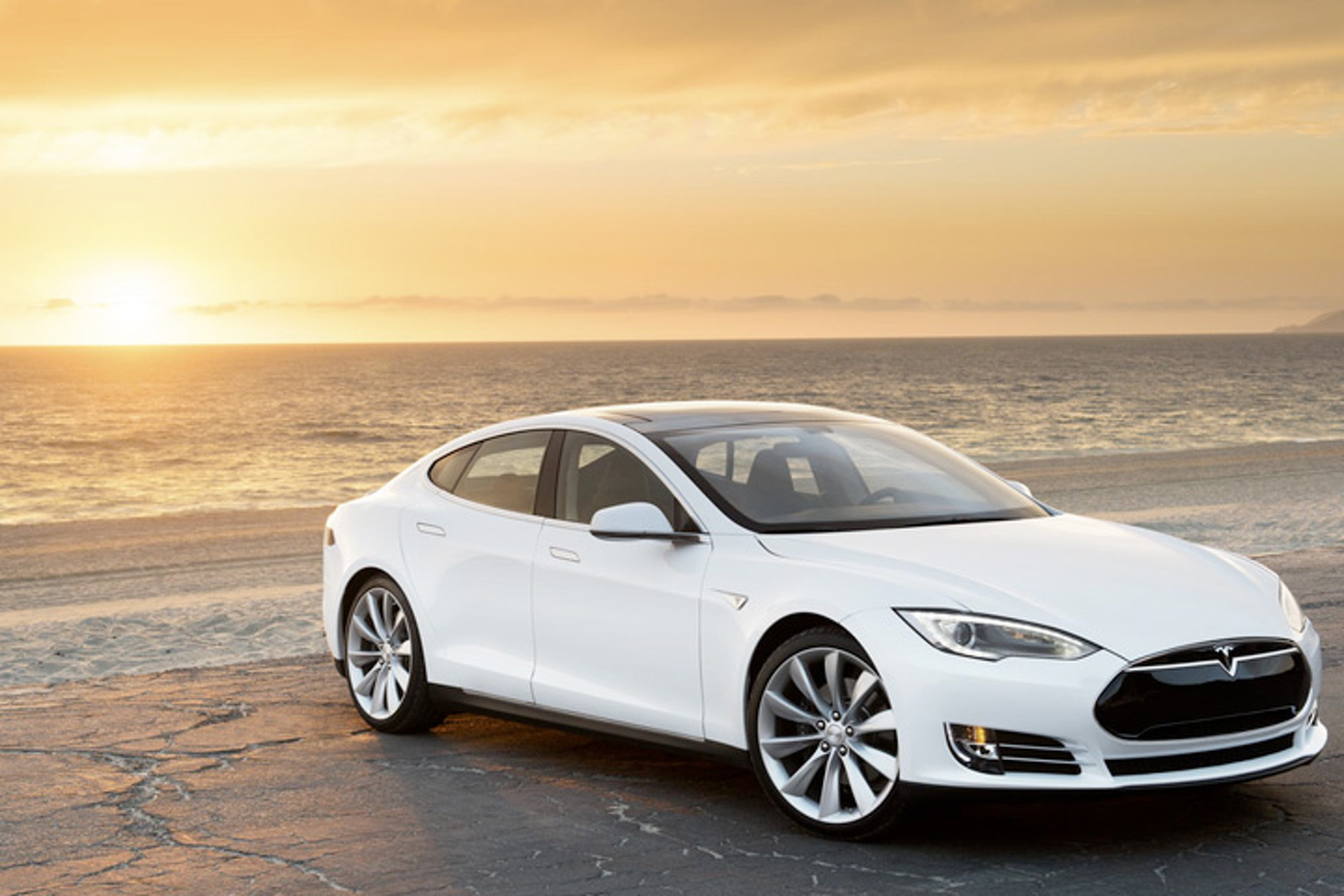 Model III: Tesla's 3-Series Fighter will Arrive in 2017