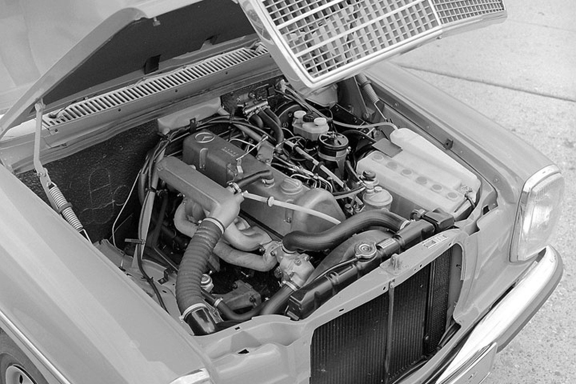 Four Decades: Mercedes Celebrates its Revolutionary Five-Cylinder Diesel
