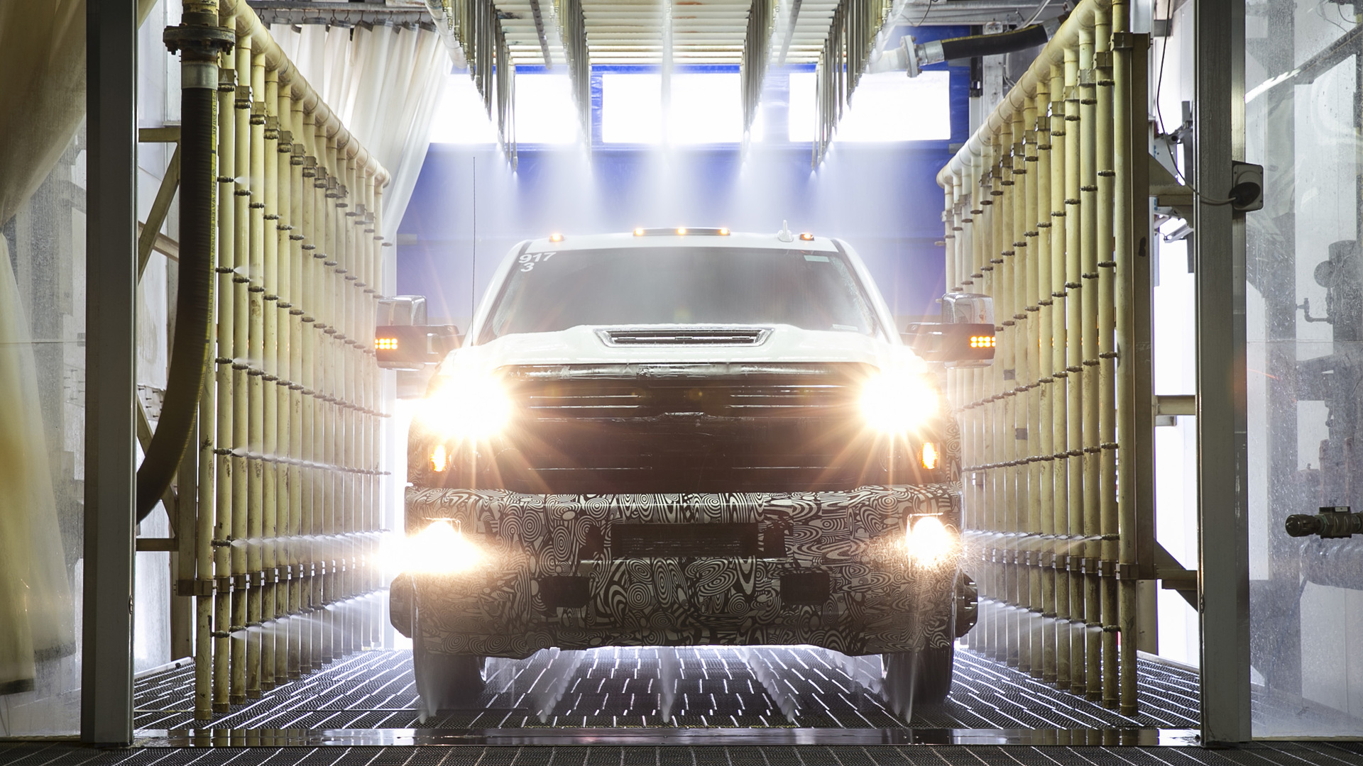 2017 Chevy Silverado 2500 HD gets ram-air hood scoop 2017 Chevy Silverado 2500 HD gets ram-air hood scoop