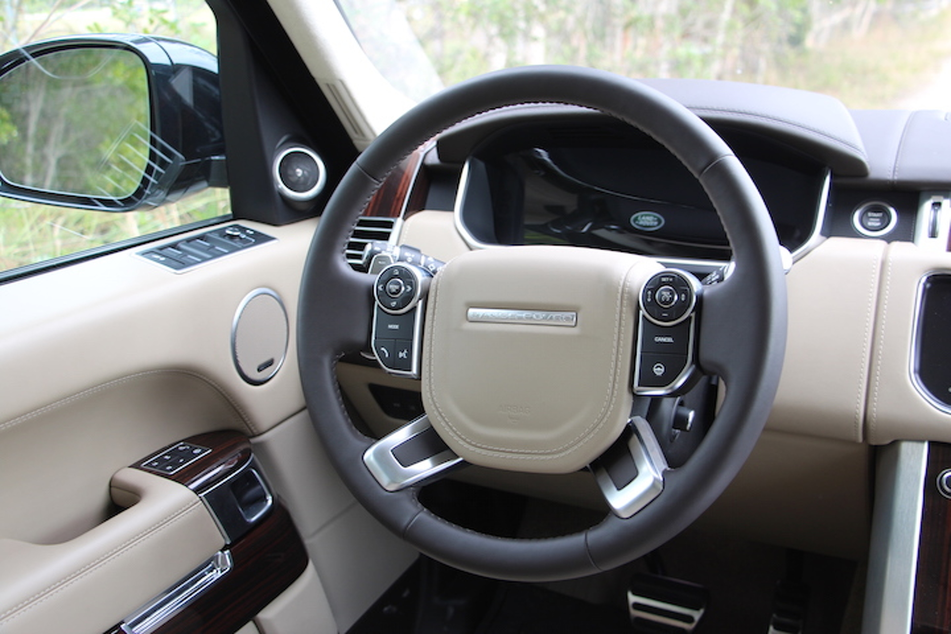 The 2016 Range Rover is Way Better Than the Kardashians Make It Look: Review