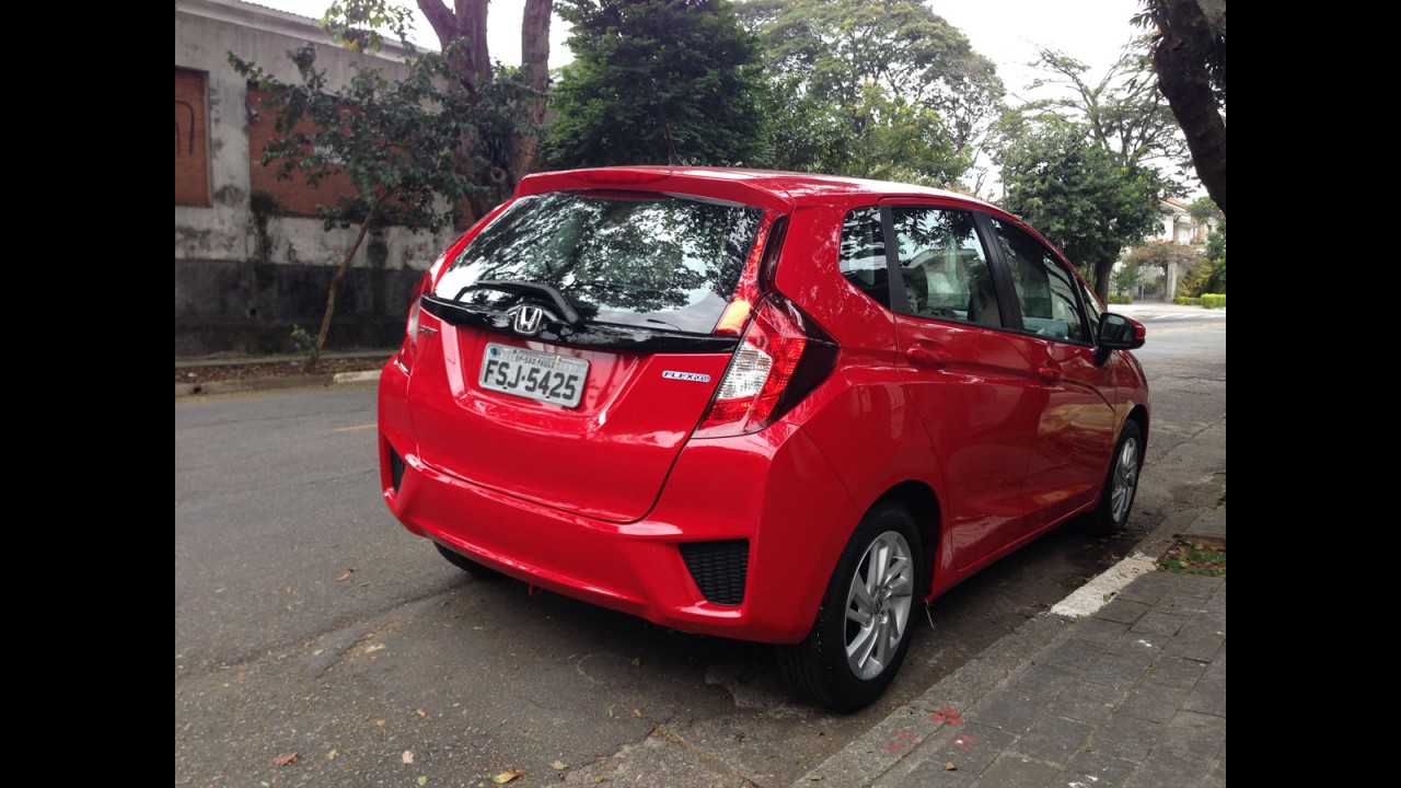 Garagem CARPLACE#1: Honda Fit LX tem conjunto eficiente, mas destoa na cabine