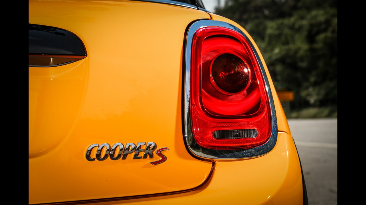 Teste CARPLACE: MINI Cooper S tem poderio (e preço!) para bater GTI e Si