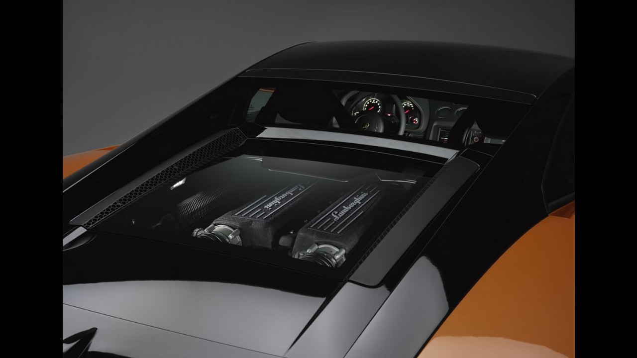 Lamborghini apresenta Gallardo LP560-4 Bicolore 2011 no Salão do Qatar