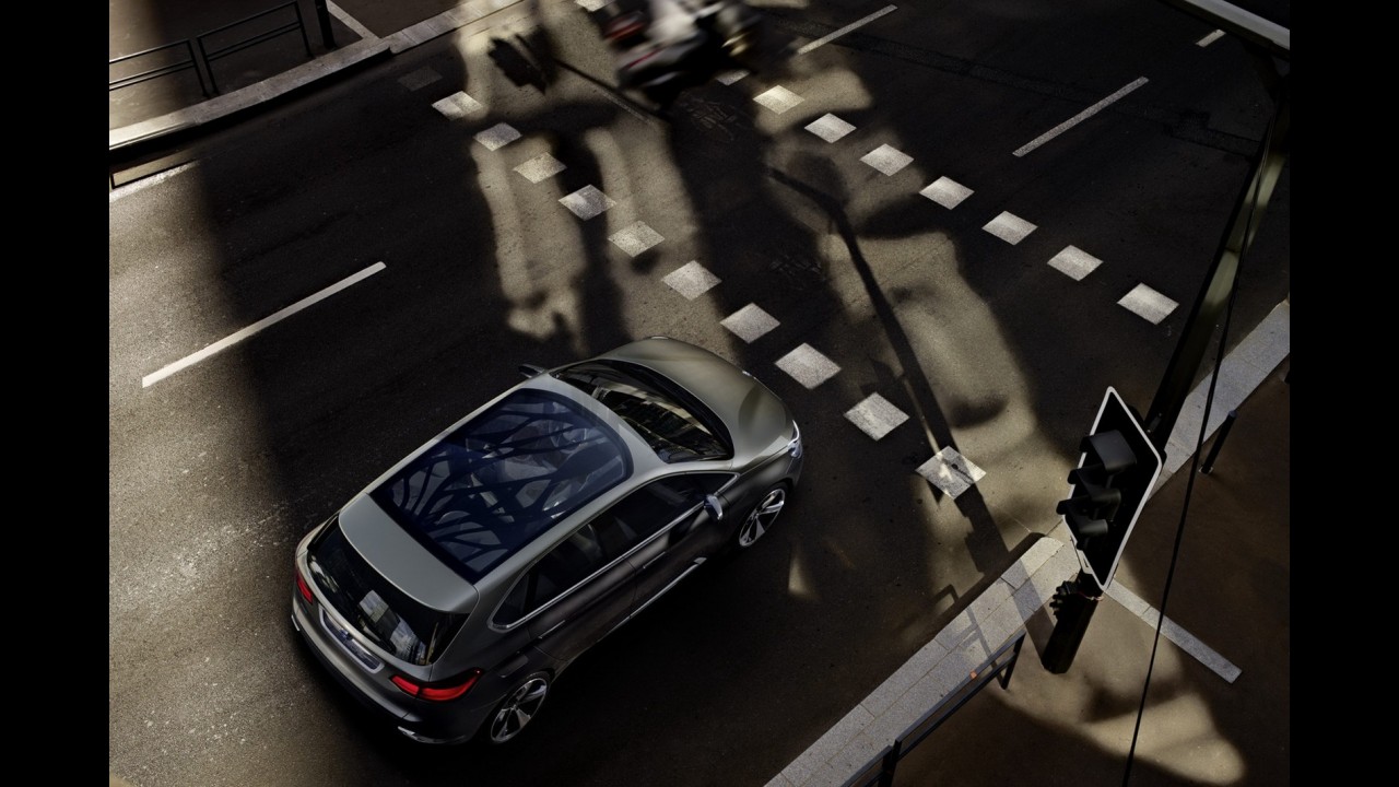BMW divulga primeiras imagens e informações oficiais sobre o Active Tourer Concept